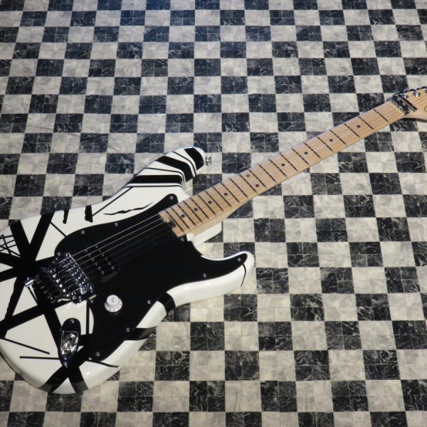 EVH Striped Series White with Black Stripes